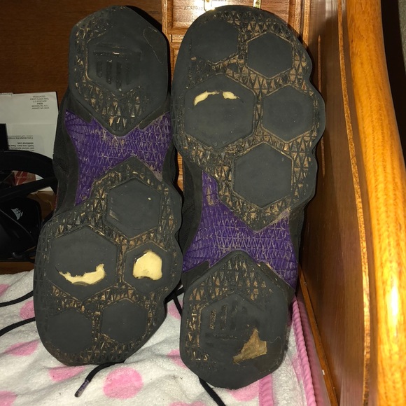 Basketball shoes size 12 - Picture 2 of 3